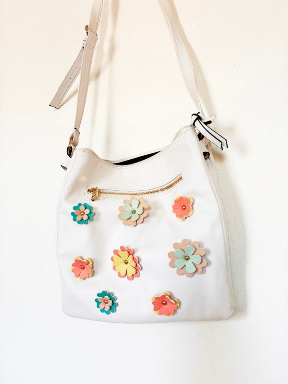 Off White Cream Flower Fake Leather Cross Body Shoulder Bag zip closure
